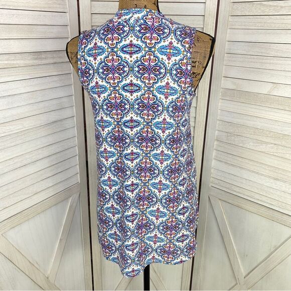 Sweet Tea’s by Pink Rose Mandala Mock Neck Sleeveless Top White Blue Small - Picture 4 of 11